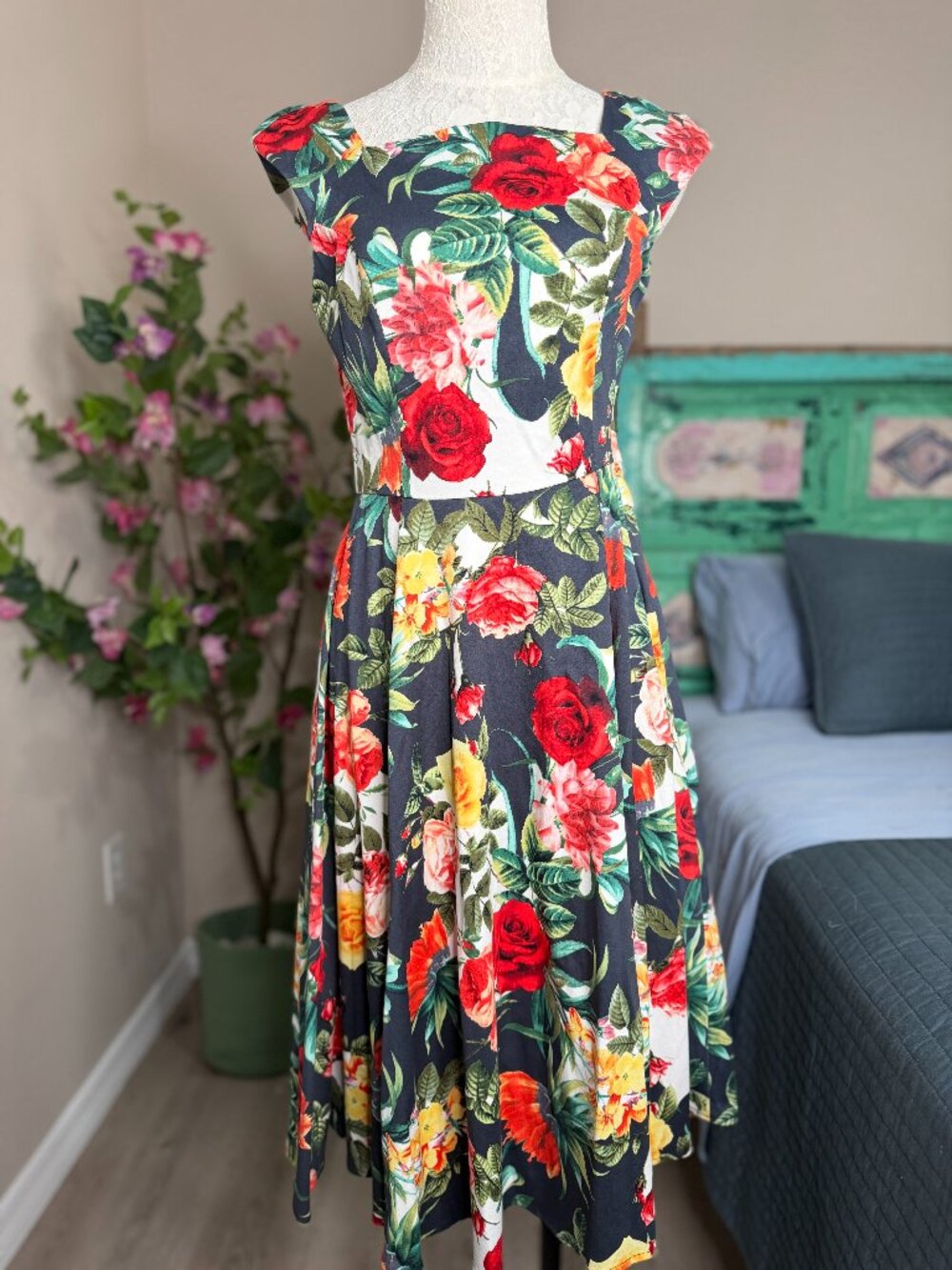Hearts & Roses Retro Vintage Style Pin-Up Dress - Size 6